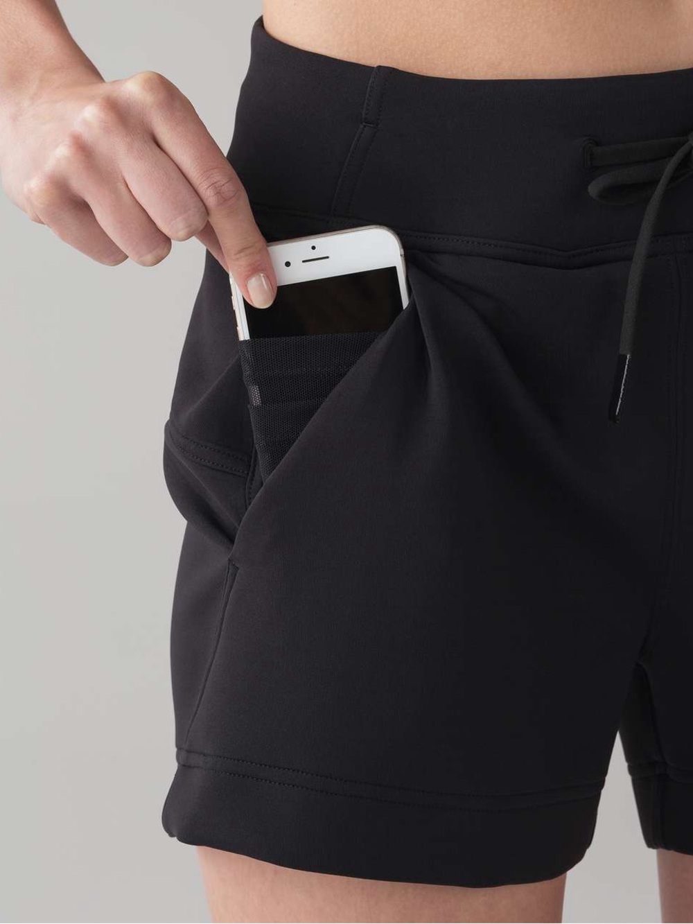 Lululemon In-Form Short Size 2 - Picture 2 of 6